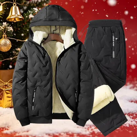 Men’s casual set for winter: fleece-lined hooded jacket and pants with zippered pockets, suitable for outdoor wear.