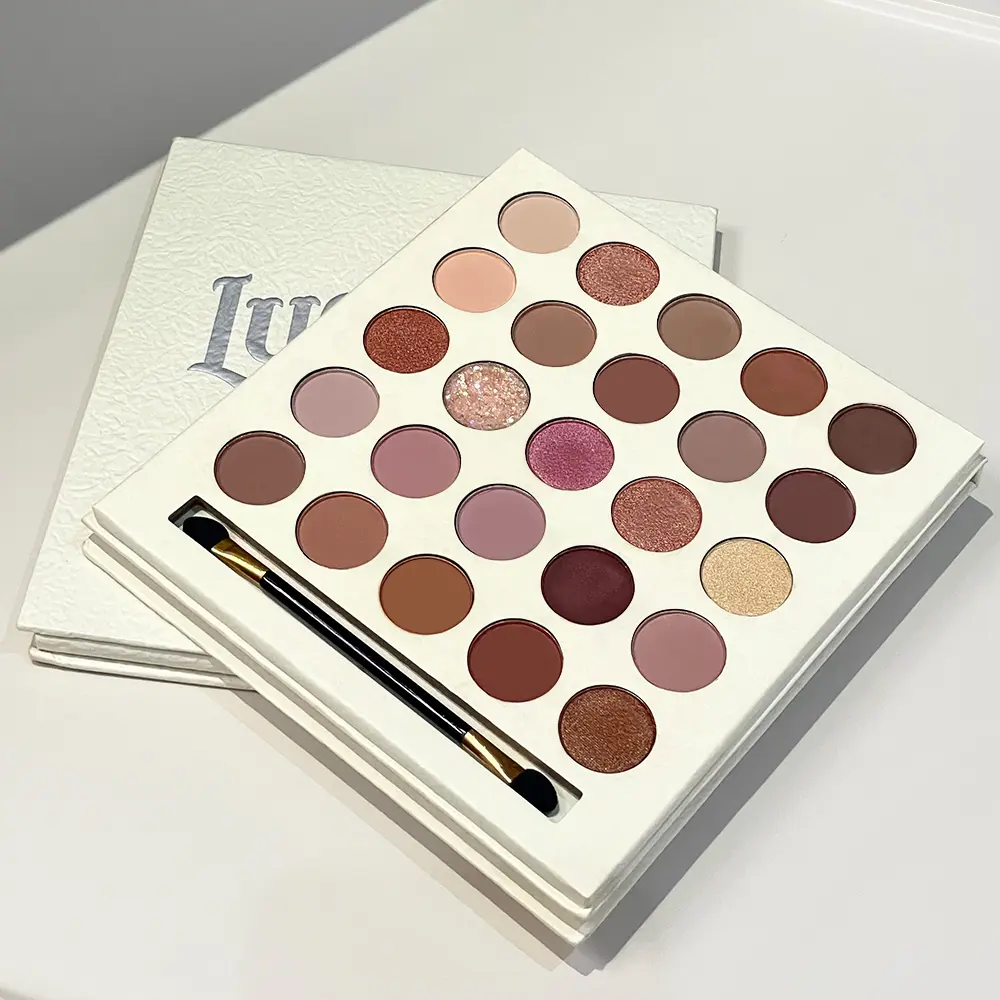 luckyMe 25-Color Eyeshadow Palette with Brush, Long Lasting Matte & Shimmer Nude Neutrals, No Fallout & Beginner-Friendly Makeup Products, Lucky Eyeshadow Palette, Halloween Eyes, Easy Glam, Matte And Shimmer, Two Looks