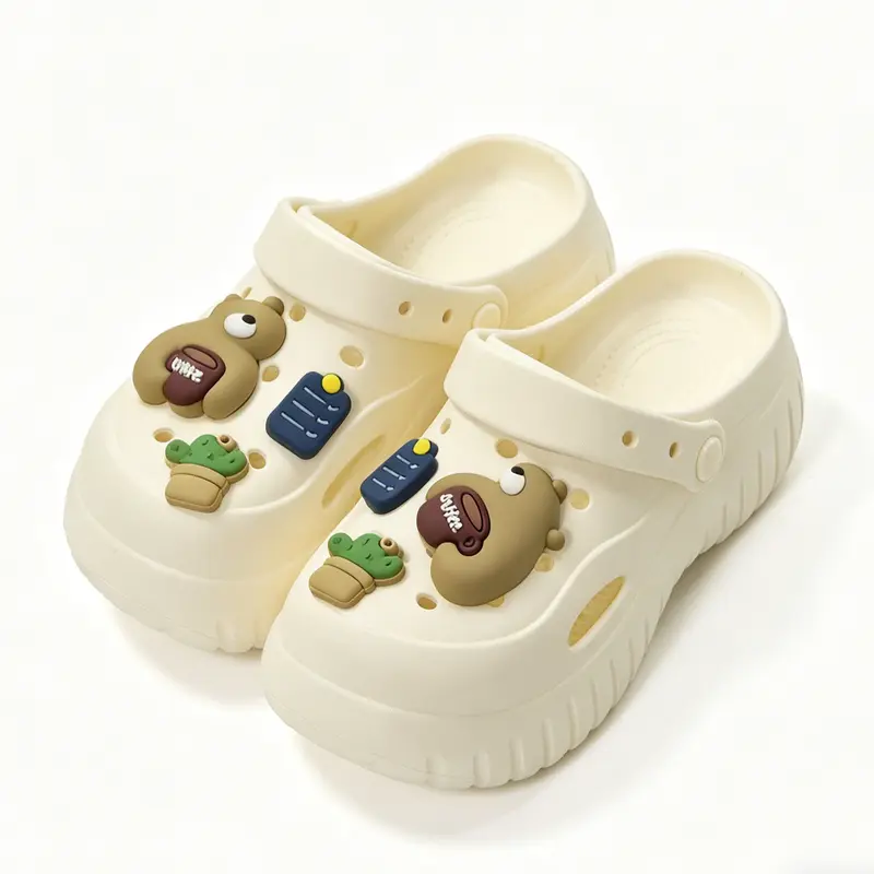 GRIP&GO Women's Casual Clog Style Flat Slippers - Soft, Cute EVA Upper Walking Shoes for Women with Thick Non-Slip Sole, Lightweight Breathable Slides, Slide-On Ankle Fit, Ideal for Home/Beach Use, White