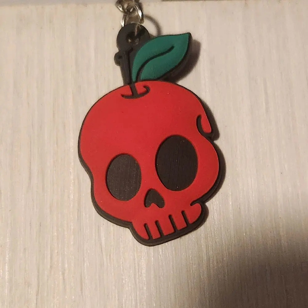 APPLE SKULL KEYCHAIN, Distinctive Motif, Easy Access