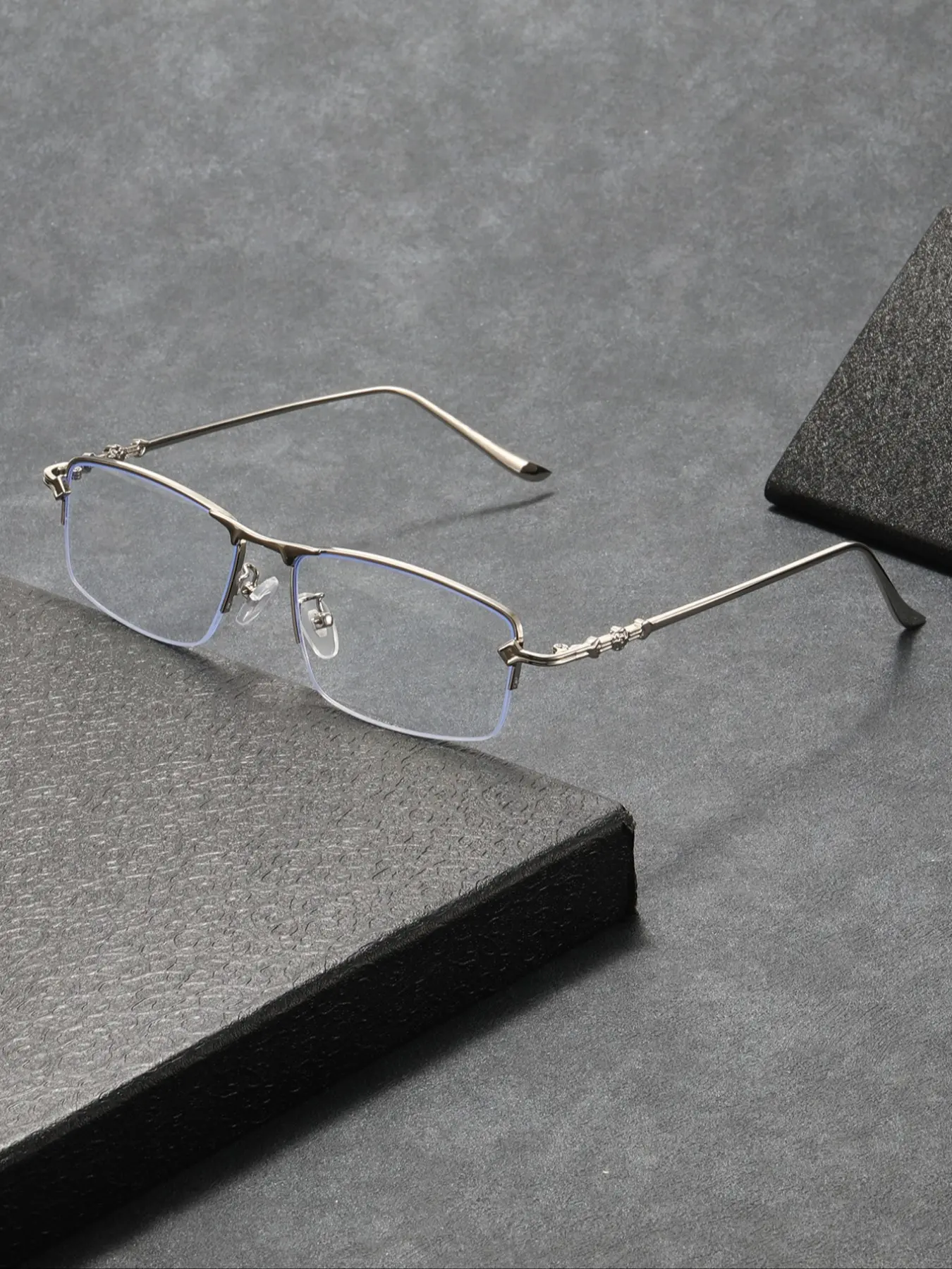 Silver Color Anti-Blue Light Glasses, Trendy Rectangle Frame, Unisex Fashion Eyewear for Computer, Gaming, TV, Smartphone Use, High Quality Eyeglasses, Stylish Glasses, Rectangle Frames Eyeglasses, Blue Lights Glasses, Rectangular Frame Glasses