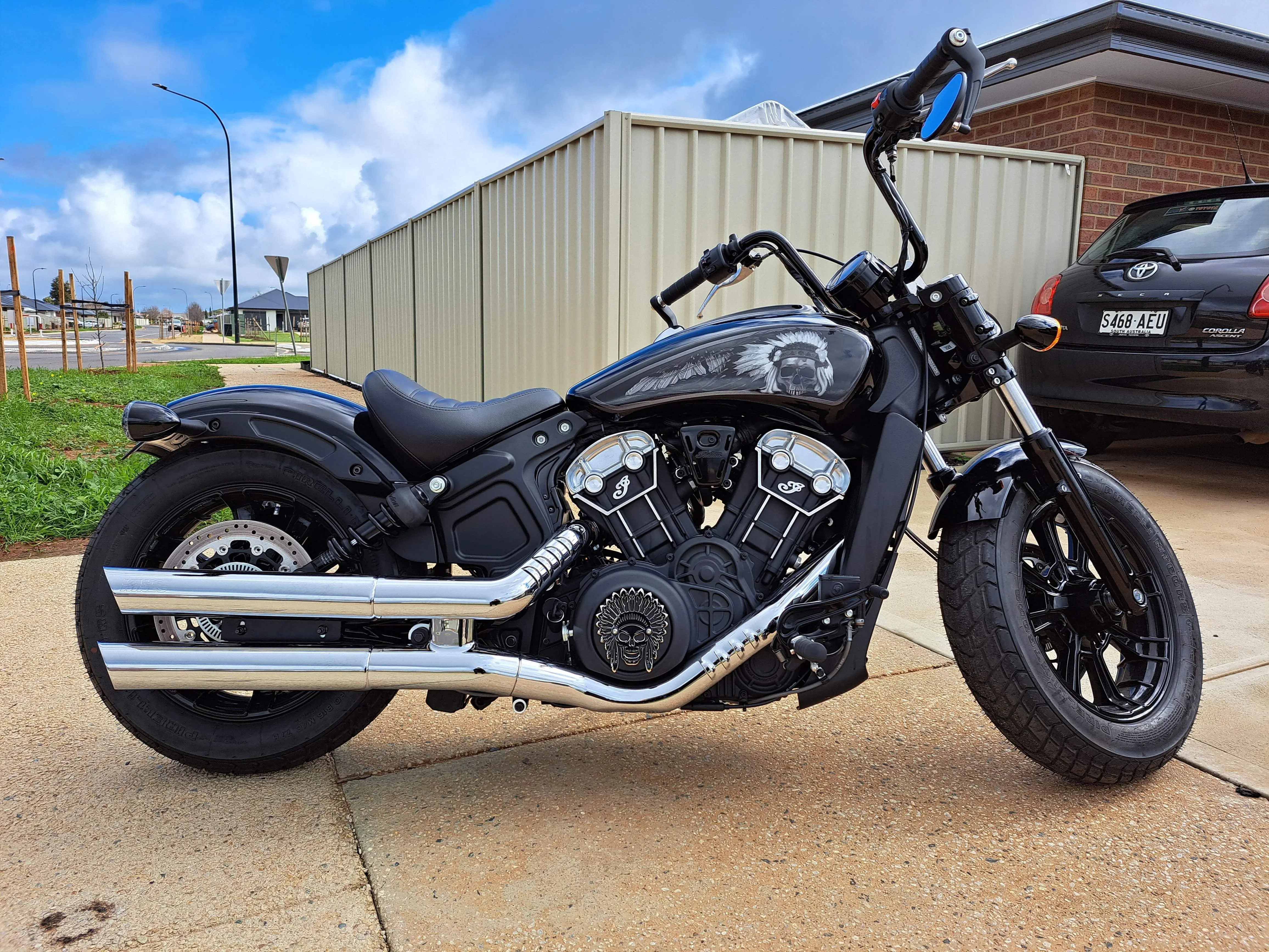 NEW Skull Warbonnet - Indian Scout - Full Tank B&W