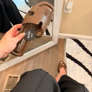 Evelyn Women's Wide-Fit Square Toe Slide Sandals - Comfort Insole, Summer Flat Casual Footwear for Casual Outings, Beach Looks
