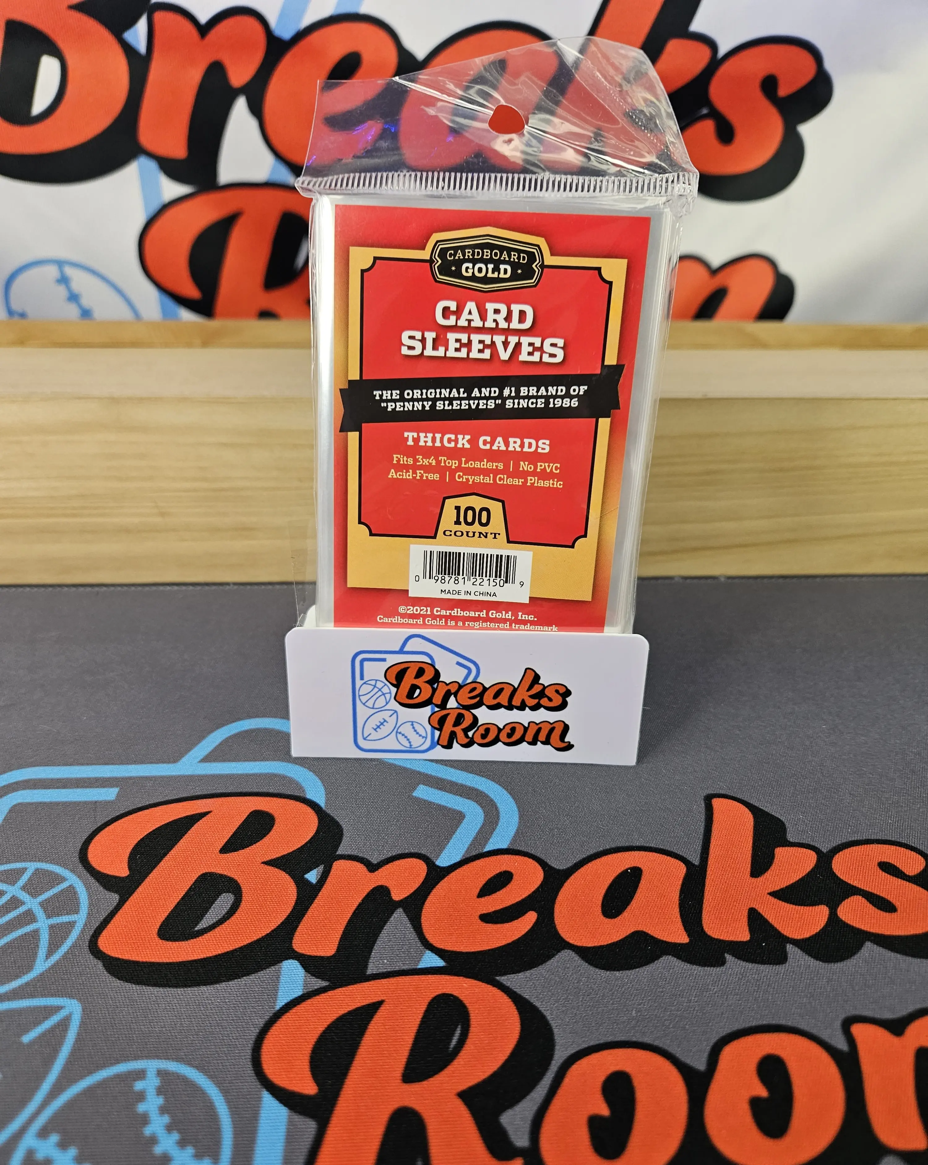 Cardboard Gold Thick Card Sleeves 100 Count Cardboard Gold Thick Card Sleeves 100 Count