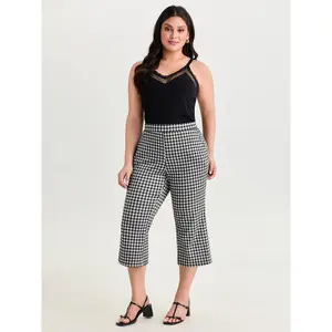 BLOOMCHIC Plus Size Stretchy Checkered Print Cropped Flared Pants [M-6X]2026 Summer Vibes Swimweek