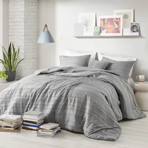 Intelligent Design ID10-2300 68 x 90 x 1 in. Oliver Cationic Dyed Clip Jacquard Comforter Set with Throw Pillow, Gray - Twin & Twin Extra Large