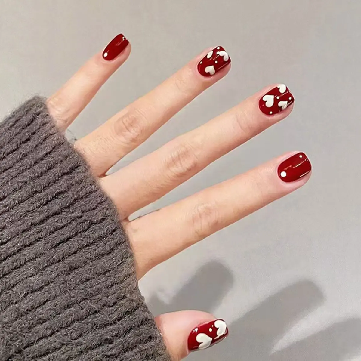 24pcs Wearable Nails, Simple Heart Short Square False Nails, Wedding Nails, Glossy Base with Heart Pattern, Easy DIY Nail Art Set