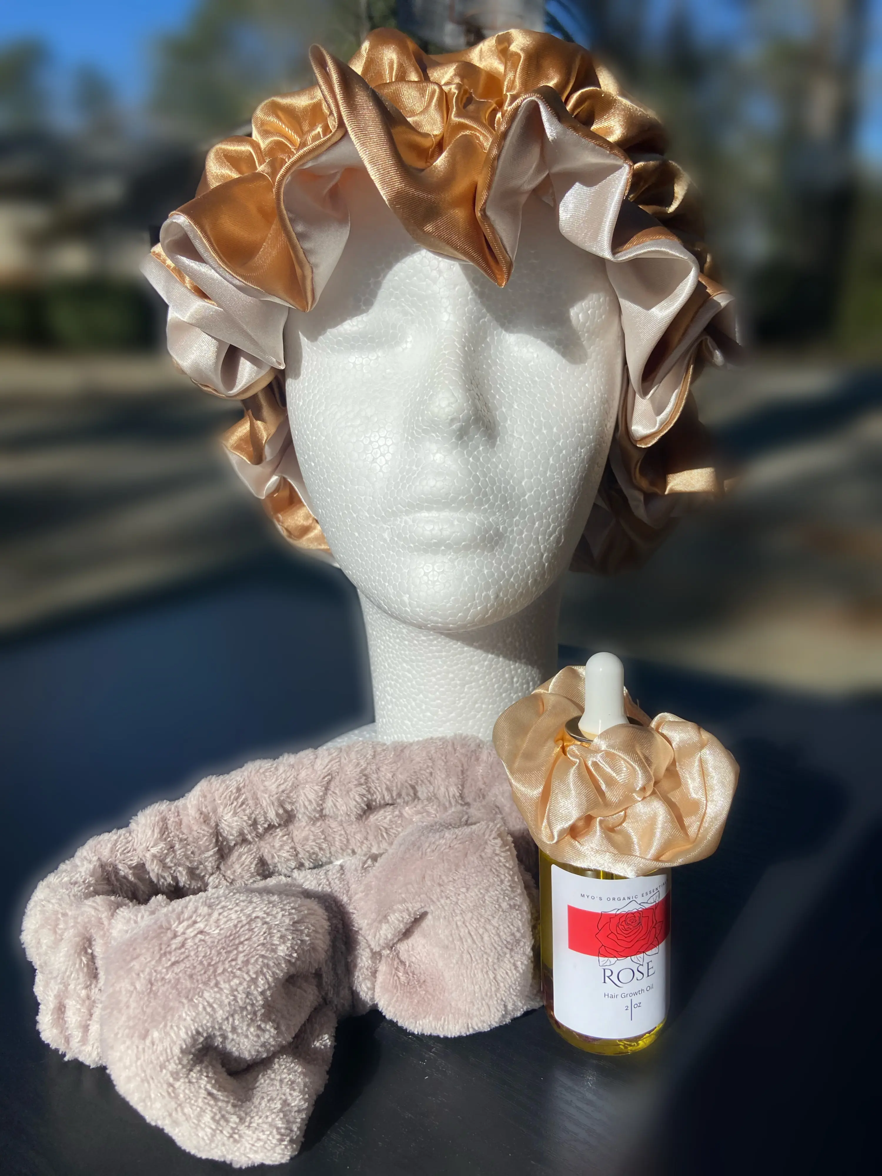 Crimson Luxe Reversible Bonnet Set