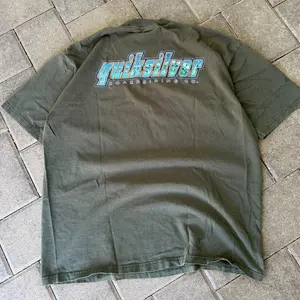 Vintage Quiksilver T-shirt Surfwear, Quiksilver Men's Grey T-shirt, Unisex Crewneck Shirt for Men and Women Check