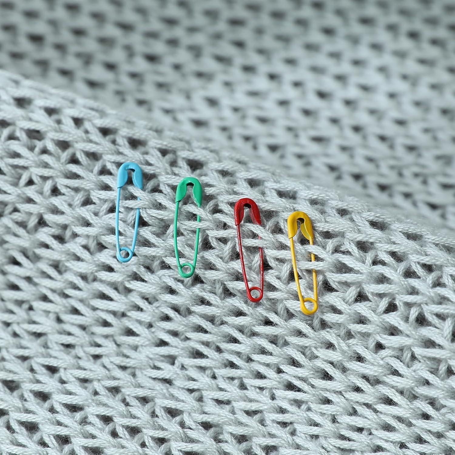 Colored Safety Pins,0.75 Inch Mini Safety Pins for Clothes,Small Safety Pin Rust Resistant Nickel Plated Steel Set for Crafting, Sewing, Rimming Fastening Clip Button for Garment Hang Tag 120pcs/box