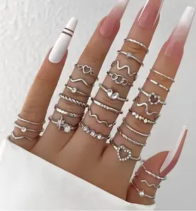 Mother Day Gift 28pcs Minimalist Rhinestone Heart & Wave Rings, Gold Geometric Knuckle Rings Set [Sizes Marked, Closed Rings, Do Not Force Open], Random Ring Shapes