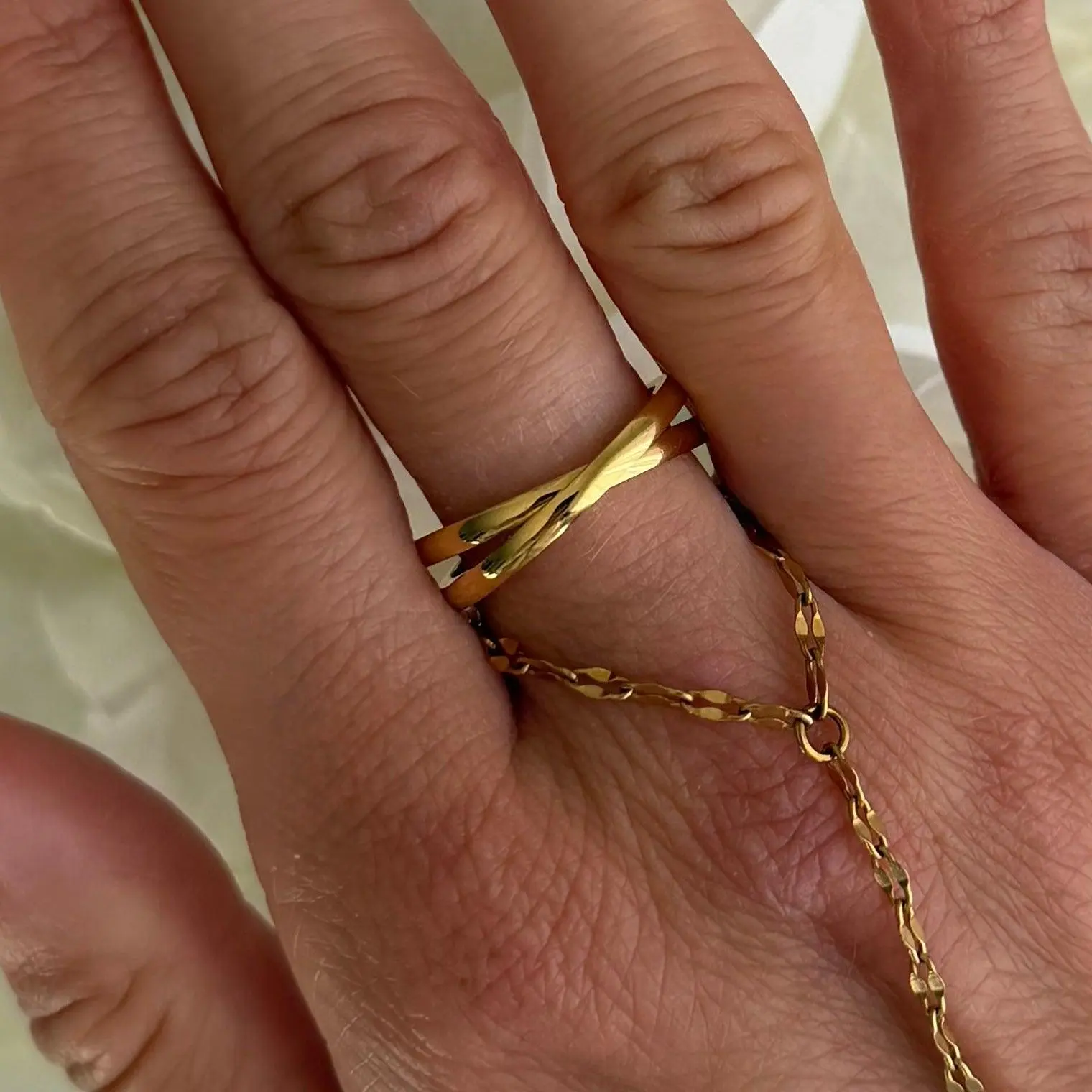 EVRY JEWELS Gold or Silver Plated Women's Hypoallergenic Interlocked Fidget Ring