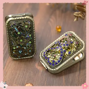 YOOMA 1PC Vintage Mirror, Antique Compact Makeup Mirror Metal Portable Foldable Princess Mirror 3D Flower Heart Design Makeup Mirror Double Sided Makeup Mirror Travel Mirror, Gift for Daughter, Mom - Rectangle