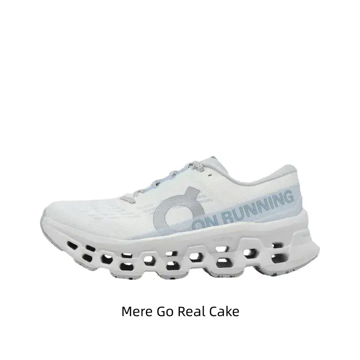 Fresh white light blue two-tone unisex all-terrain athletic trainers, deep segmented wear-resistant gray rubber outsole provides reliable anti-slip traction for suburban outdoor hiking and slippery rainy city pavement walking