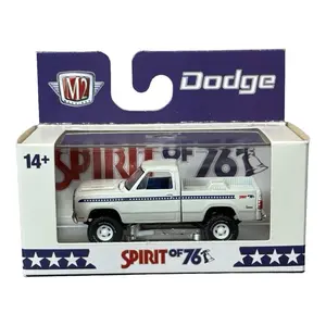 M2 Machines 1976 Dodge D100 Bicentennial White Spirit Of 76 Pickup Truck Limited Edition