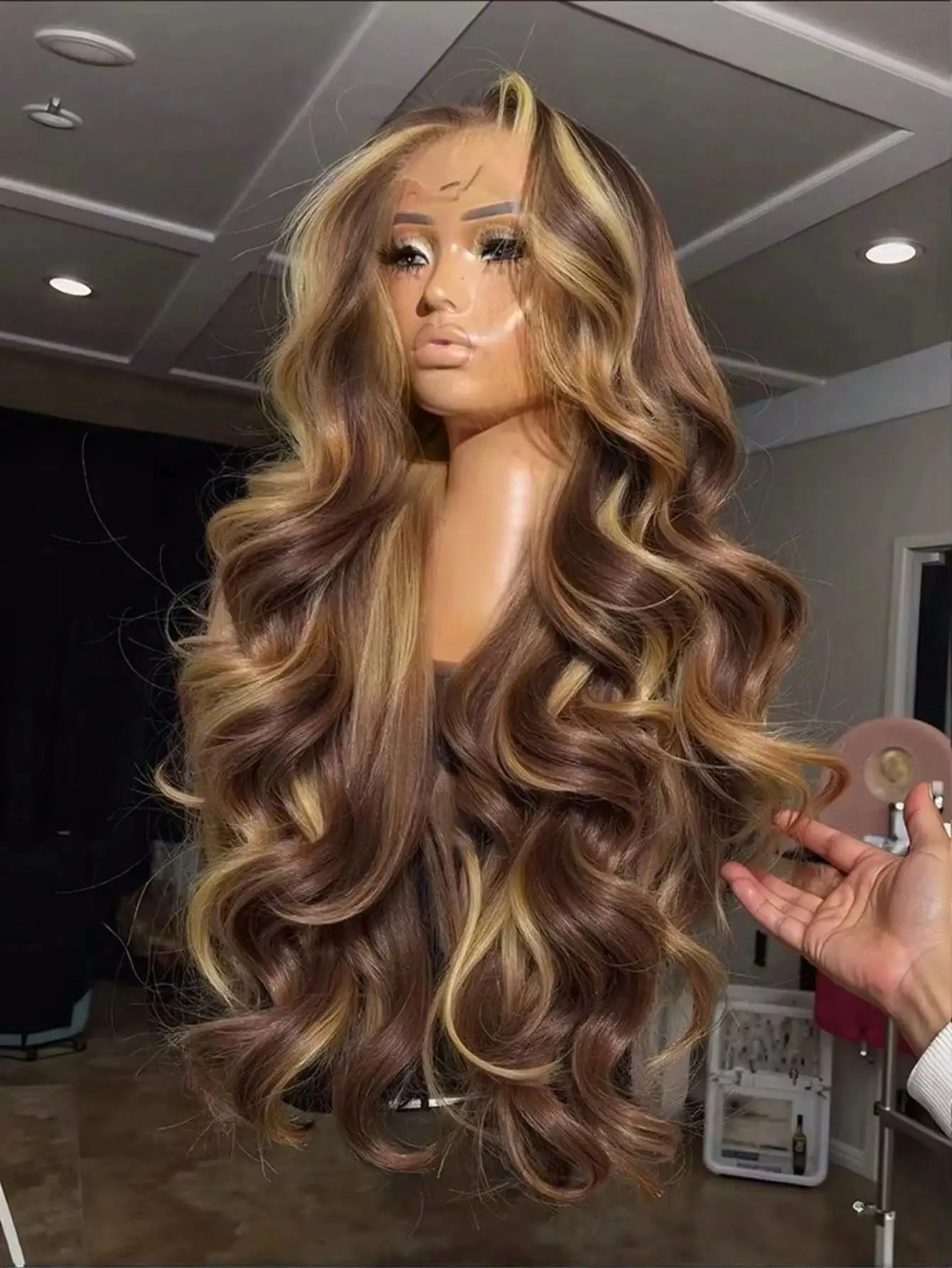 Honey Blonde Ombre Lace Front Wig Human Hair Highlight Wig Human Hair 4/27 Colored Body Wave HD Lace Front Wigs Human Hair Pre Plucked with Baby Hair Frontal Wigs for Women 180% Density 30 Inch
