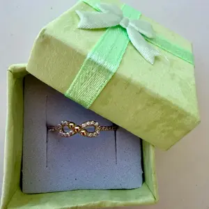 Anillo mujer 10k infinity con piedras zirconias size 8