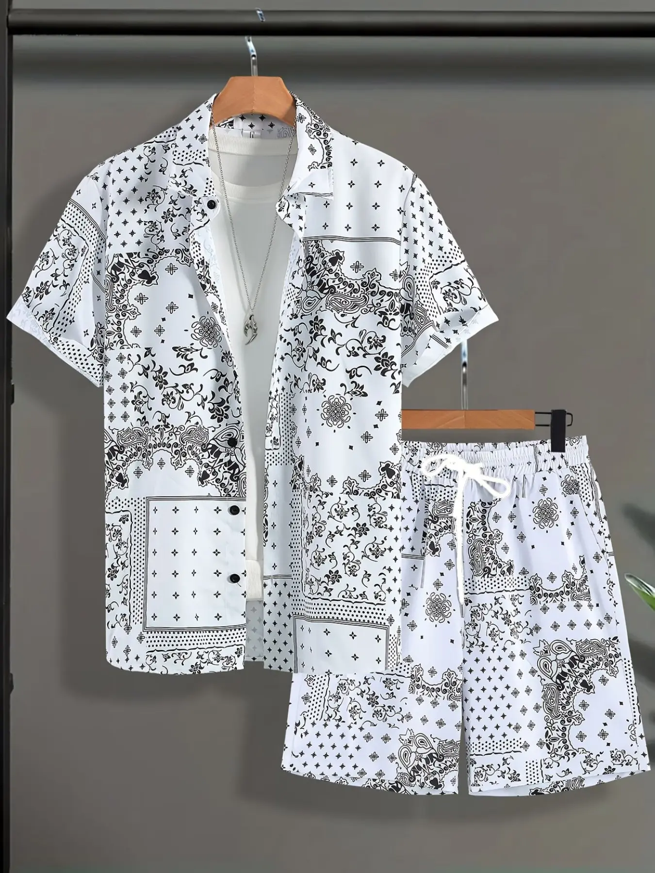 Men's Paisley All-Over Print Short Sleeve Open Front Top and Drawstring Shorts Set, Casual Buttoned Shirt and Shorts, Summer, Loose Fit Set, Casual Matching Sets, Co Ord Set, Casual Clothing Set