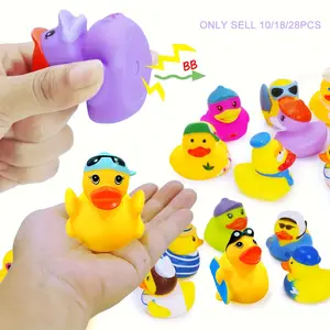Cute Cartoon Duck Decorations, Pool Beach Decoration, Birthday Christmas Valentine Halloween Party Gifts, Suitable for Various Scenes, Rubber Duck Assortment