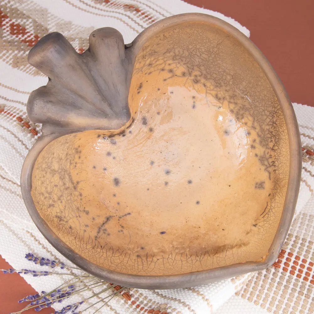 64 fl oz Artisan Oaxacan Clay Pottery Bowl - Handmade Traditional Mexican Atzompa Heart Earthenware, Lead-Free Glaze Serving Bowl for Kitchen Tableware, Home Decor Fruit Display