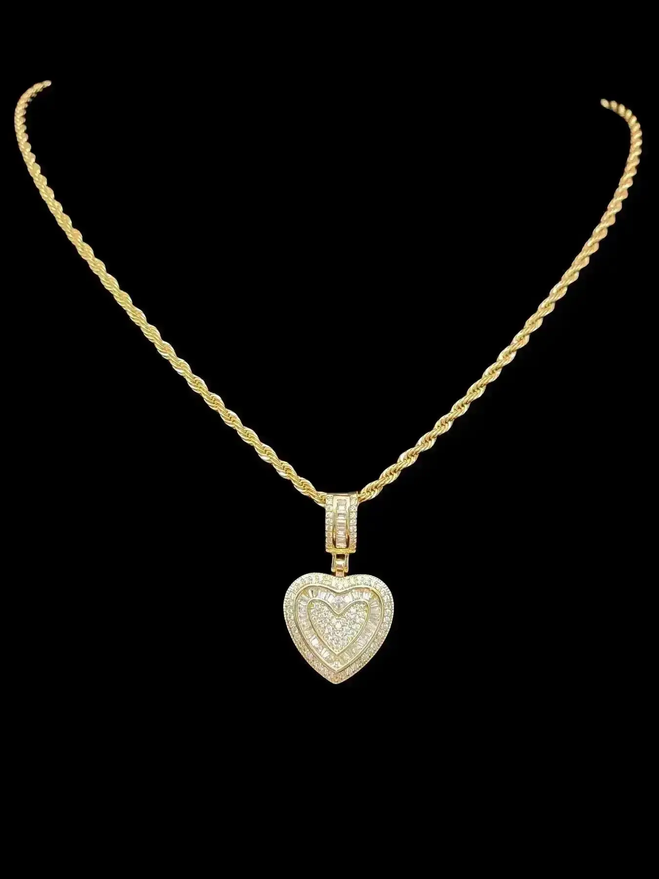 Elegant Heart-Shaped Pendant Necklace for Women, Love Heart Necklace, Sparkling Birthday Gift Jewelry Accessory, Versatile Design, Perfect Gift Idea, Exquisite Jewelry Gift, Chain Jewelry