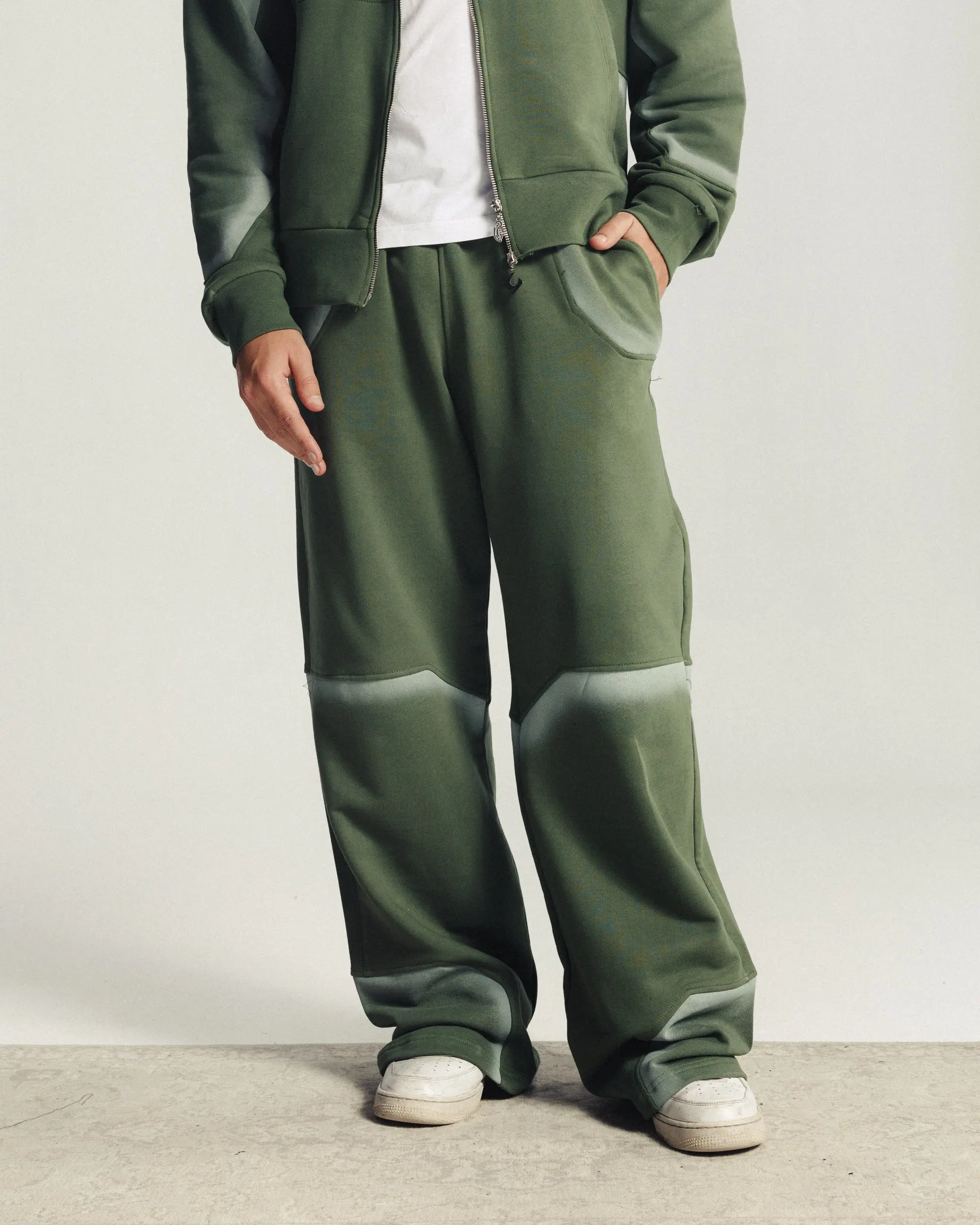 "48" SWEATPANTS