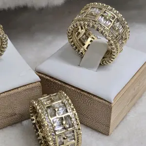 # 0062 Anillos Hermosos Adiamantados OROLAMINADO 14k High Quality Gold Plated with Crystal Accents for Women