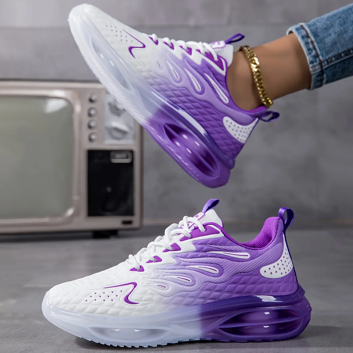 2026 new men's and women's spring and summer sports shoes, breathable mesh women's casual shoes, non-slip thick-soled skipping rope shoes, light running shoes.