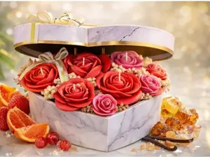 Luxury Heart Flower Candle Box – Handmade Aromatherapy Candle Bouquet