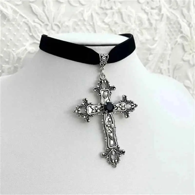Vintage Antique Silver Color Cross Choker Statement Necklace Gothic Jewelry