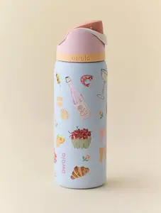 Limited Edition Owala Picnic Prep Water Bottle - 32oz Insulated Stainless Steel Tumbler, Leak-Proof for Summer Travel | Insulated Tumbler with Straw, Beach & Picnic Aesthetic | French Bistro Print, BPA-Free for Summer | Suitable for children and adults
