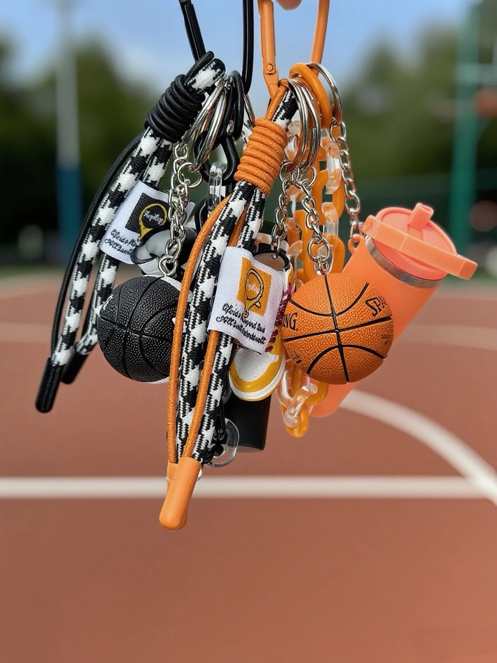 Basketball Theme Bag Charm, Sports Accessory, Basketball Peripheral Decoration, Casual Style, All Seasons, Bag Charm Keychain, Fashion Bag Charms, Street Style Charm, Purse Charm, Trendy Bag Charms, Purse Accessories