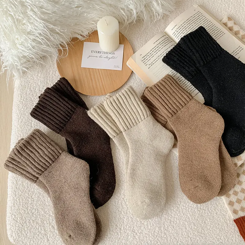 5-Pair Women's Mid-Calf Socks, Warm & Comfy, Casual Must-Have for Fall Daily Wear,B