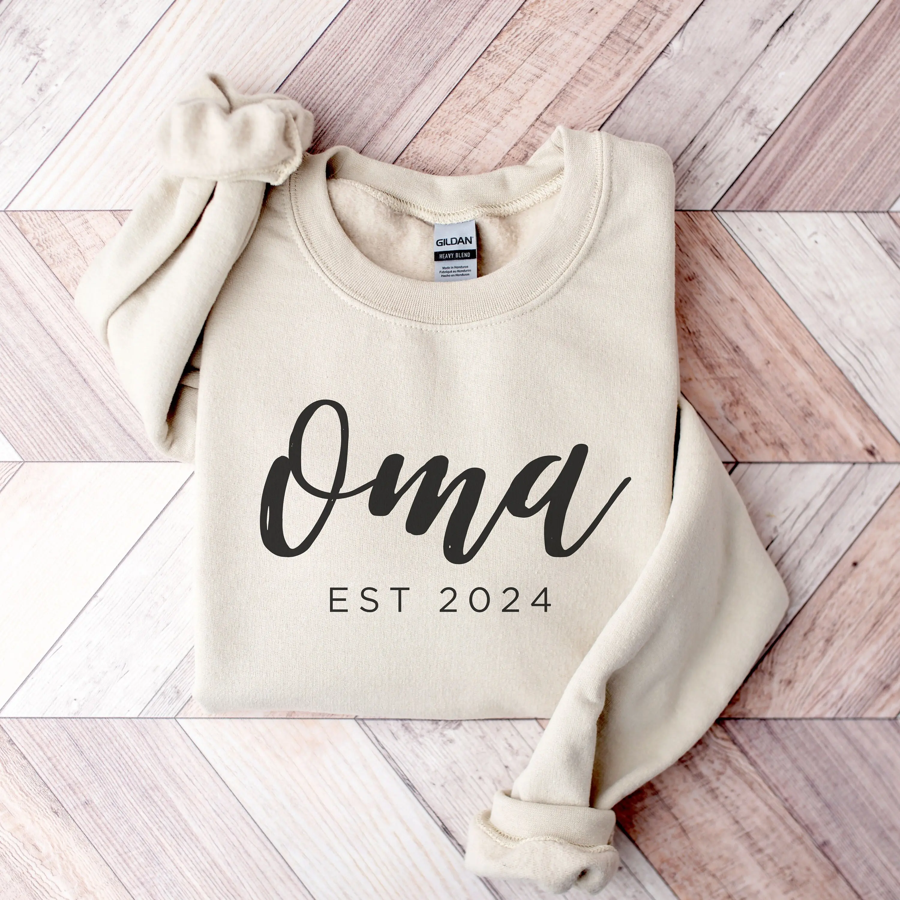 Oma Est 2024 Sweatshirt, Custom Oma Crewneck, Gift for Oma, Pregnancy Announcement for Oma, Gift for Grandma, Mother's Day, Oma to be