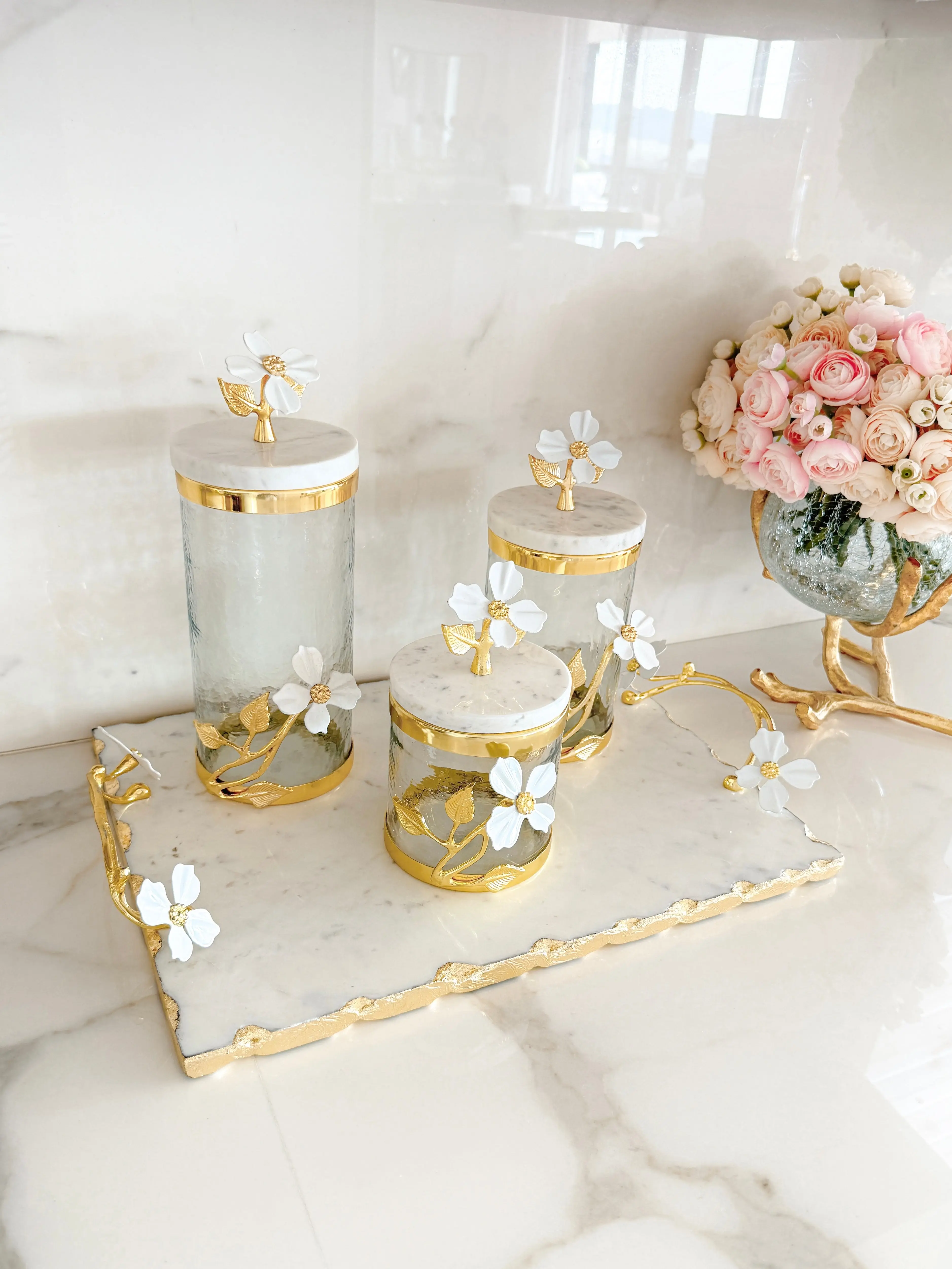 Marble Rectangle Tray with Gold Jasmine Flower Marble Rectangle Tray with Gold Jasmine Flower