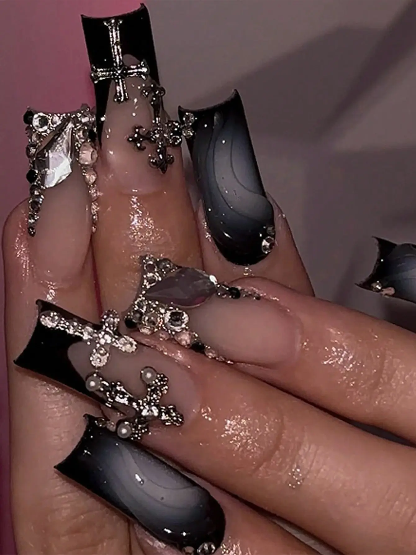 Y2K Gothic Press-On Nails – 24PCS Medium Square Black French Bling 3D Cross Nails