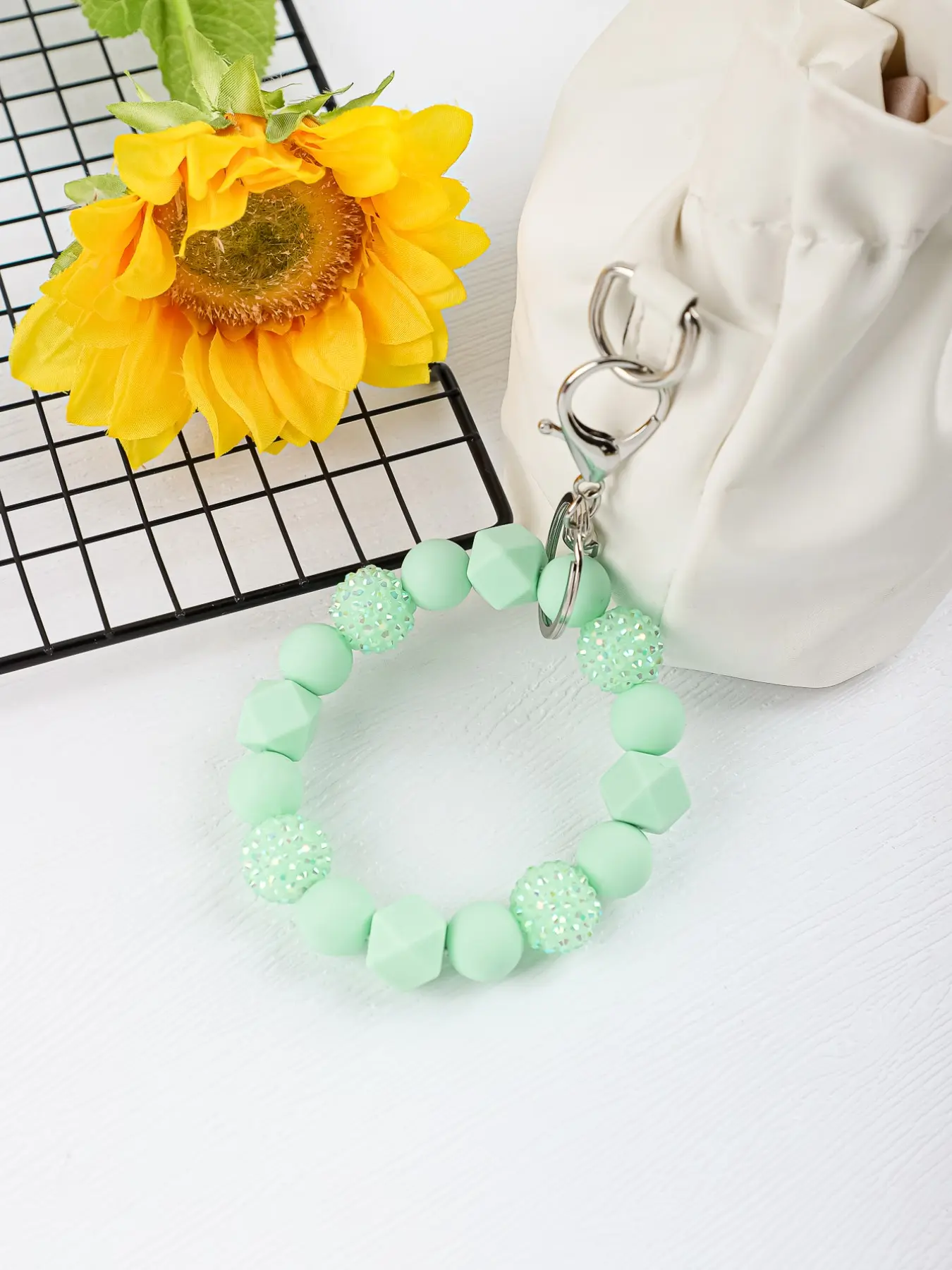 Hands-Free Bracelet Keychain Wristlet - Aesthetic Bangle Key Ring for Women - Cute Car Key Holder Accessory Gift Bling Bling Keychains Stylish Keychain Keyrings for Keys