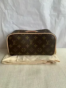 Pre-owned Louis Vuitton New Monogram Canvas Vanity Case Toiletry Bag – Microchip Version, Brand New (Unused), Size: 23 × 12 cm