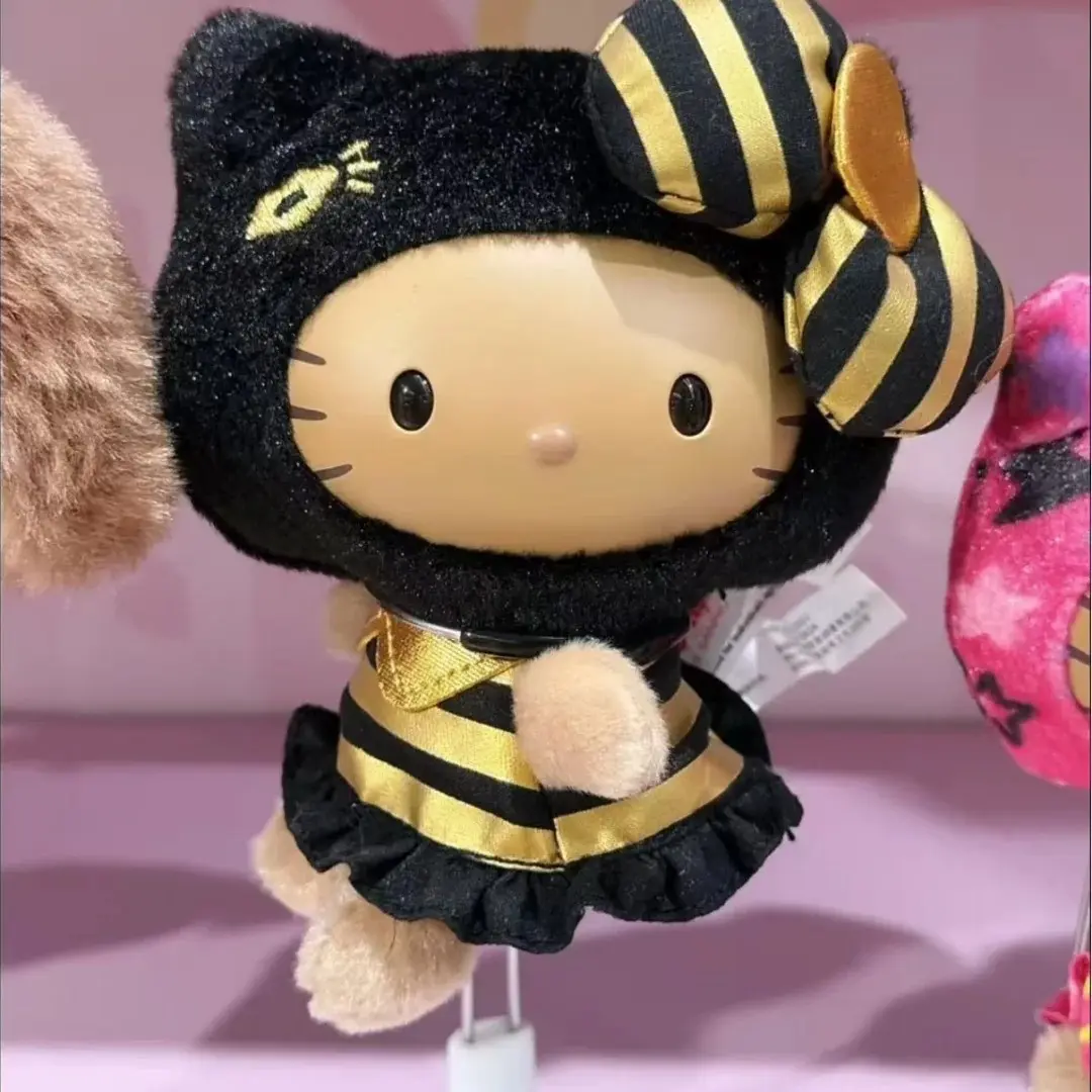 HK Street Style Vinyl Plush Blind Box Pendant. Cool Street Fashion Design Featuring Dark Skin HK, Combined Vinyl And Plush Material, Can Serve As Bag Pendant Or Desktop Ornament. Fashion Trendy Mystery Box Toy, Perfect Decor And Surprise Gift