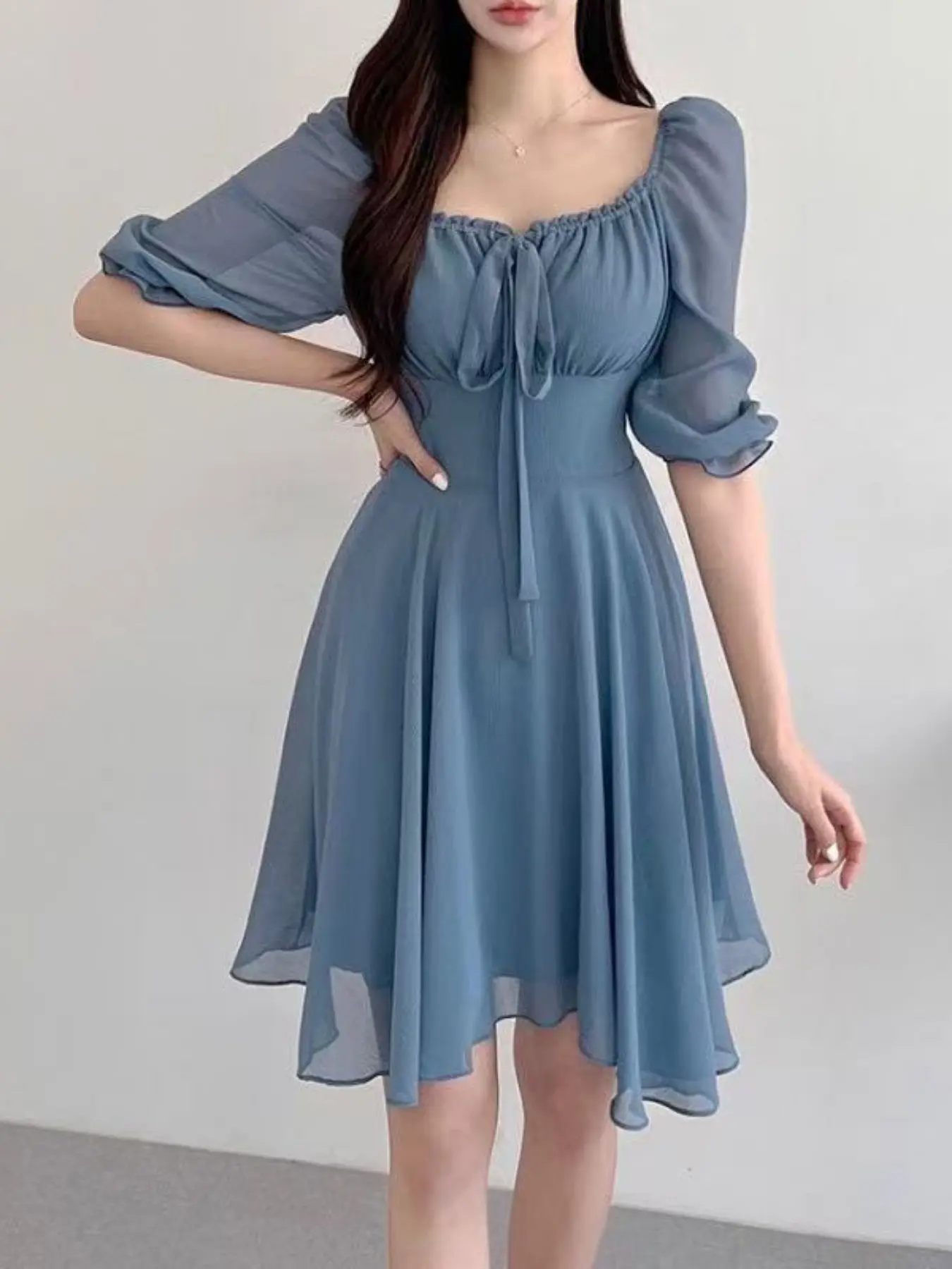New French Square Neck Conservative Dress, Conceals Belly, Slimming, Reveals Collarbone, Puff Sleeve, Adjustable Tie-Up Dress