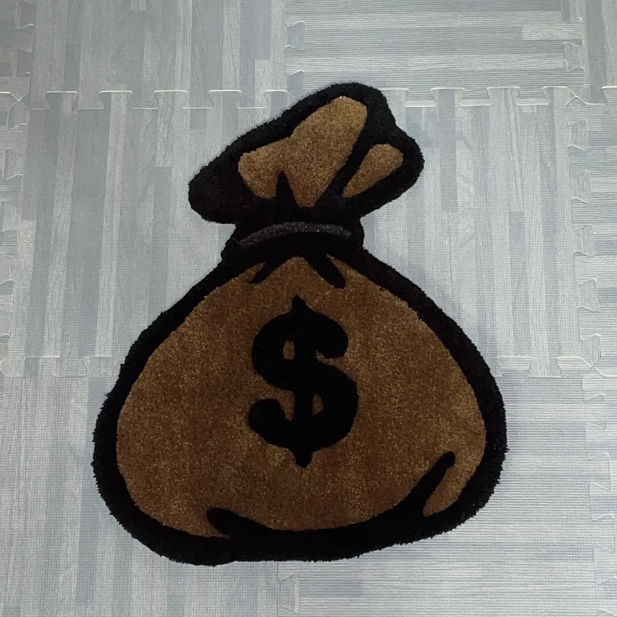 Money bag custom hand made rug Money bag custom hand made rug