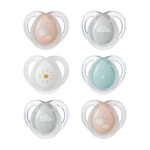 Tommee Tippee Nighttime Pacifiers, 0-6 Months, 6 Pack of Glow in The Dark Pacifiers with Symmetrical Silicone Baglet