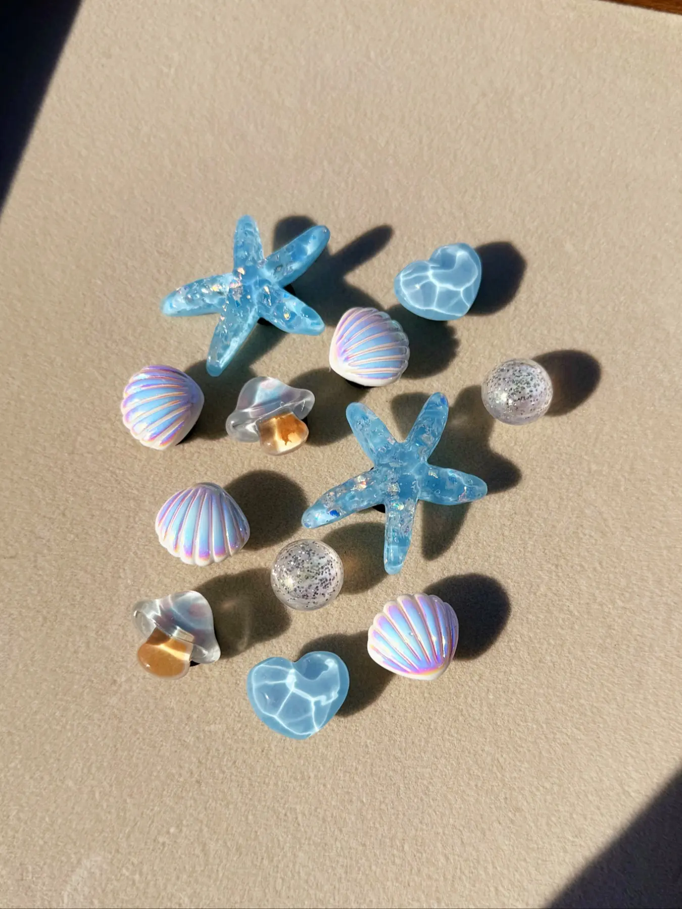 12 Cute Shoe Clips Set, Starfish Blue Sequins Shell Mushroom Wave Heart Design, Decorative Accessories for Women Sandals Slippers Beach Bags, Shoe Embellishments, Shoe Charms, Shoe Decoration, Cute Shoe Decorations