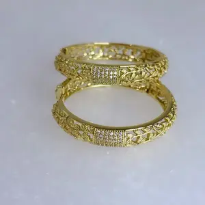 Leaf Design Hoop Earrings - Hypoallergenic 14k Laminated Gold Fashion Accessory with Unique Leaf Pattern for Daily Wear