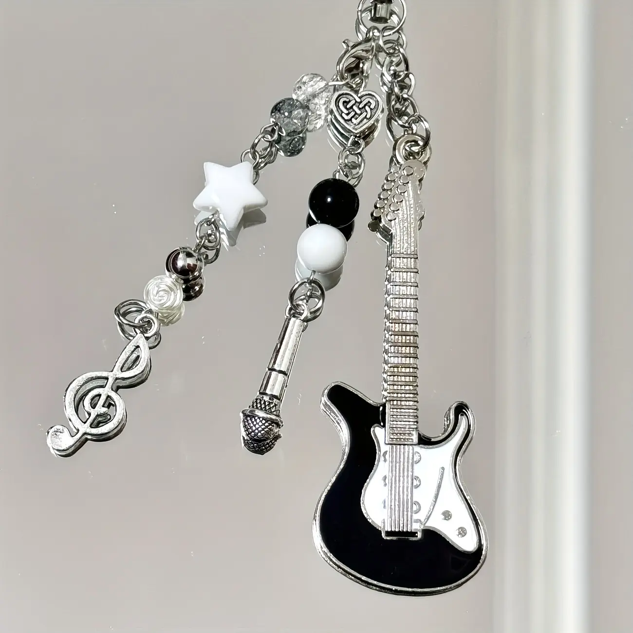 1 charming handmade mobile phone pendant, cute antique card pendant, simple ABS resin girl accessory, cute and fashionable, perfect gift for girls and anime fans, suitable for phone cases, bags, CCD camera accessories, Phone Decoration, Cell Phone Charm