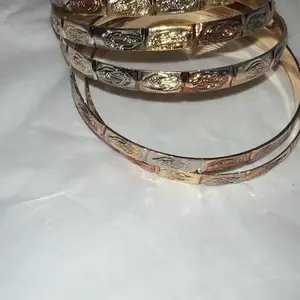 Virgin Mary Semanario 7 Set Piece