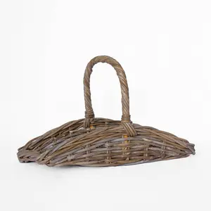 Rattan Garden Trug Basket - Natural Woven Design for Organizing Flowers and Accessories