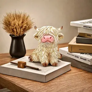 Resin Highland Cow Statue Blindfolded Decorative Figurine, Perfect Gift for Women Mom Friends Students, Home Office Desk Art Decoration, Resin Animal Sculptures