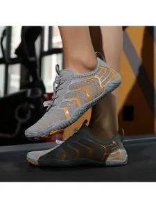 A pair of men's outdoor wading canyoning shoes, breathable and quick-drying mesh, non-slip and wear-resistant, suitable for beach, outdoor and water sports casual wear, Water Footwear