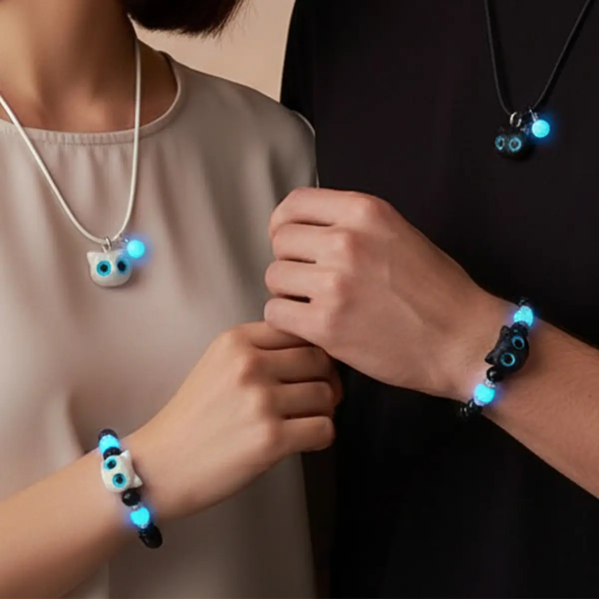 4PCS Glow-in-the-Dark Cat Beaded Set - Vintage Cute Elastic Black Beads, Adjustable Couple/Friendship Bracelets & Necklace, Versatile for Daily Wear & Holiday Gifts